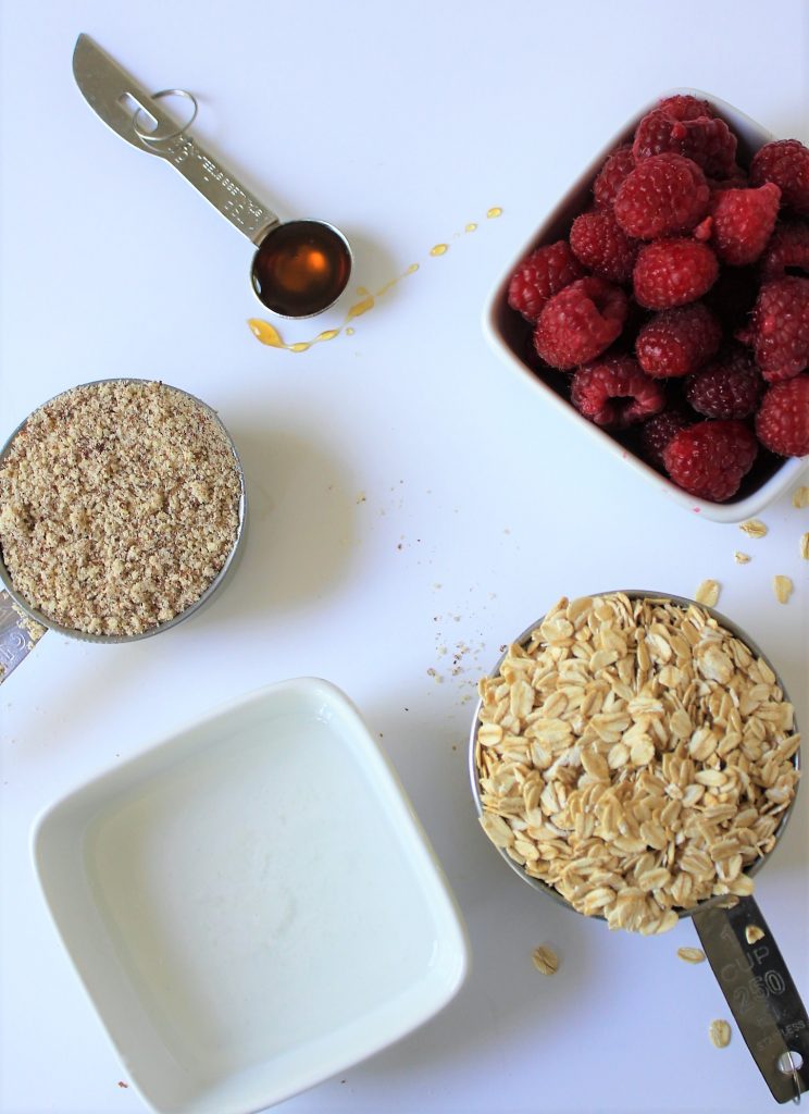 easy raspbery oat crumble squares  #raspberryoatsquares #glutenfreeoatsquares #raspberrydesserts